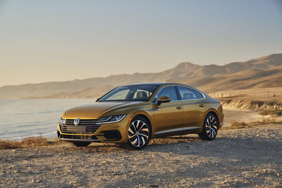  Volkswagen Arteon 4Motion R-Line 2019 года  (NA) (фото 32 из 40)